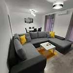 Apartment Palada *